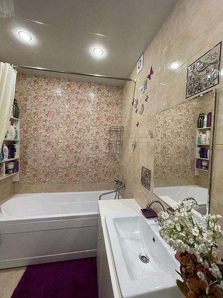3-комн квартира, 87.3 м², р-н Российская ул (№123796)