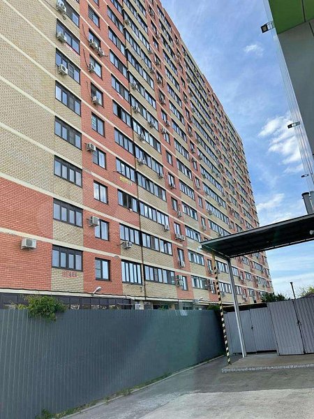 3-комн квартира, 87.3 м², р-н Российская ул (№123796)