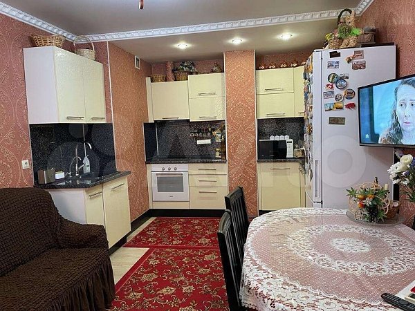 3-комн квартира, 87.3 м², р-н Российская ул (№123796)