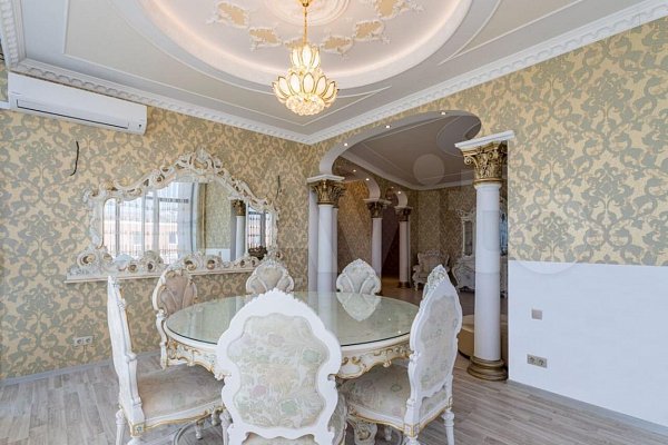 4-комн квартира, 255 м², р-н Фестивальный (№130137)