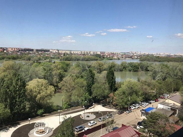 2-комн квартира, 79 м², р-н Центр (№123839)