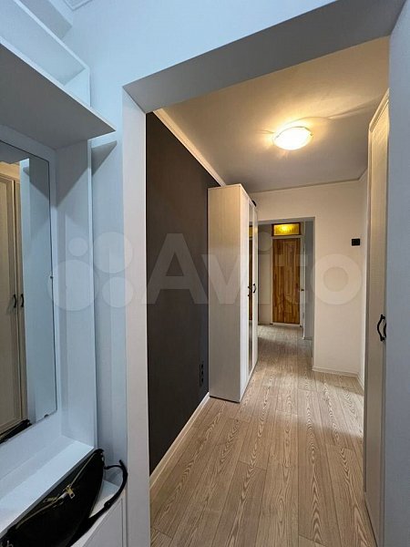 4-комн квартира, 74 м², р-н Российская ул (№125888)