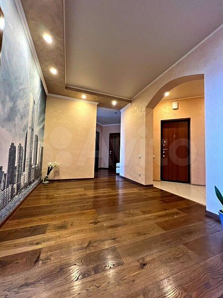 4-комн квартира, 296.7 м², р-н Фестивальный (№125024)