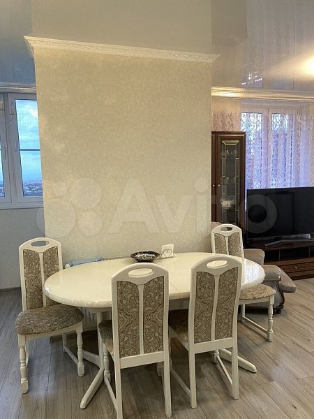 4-комн квартира, 115 м², р-н Российская ул (№125538)