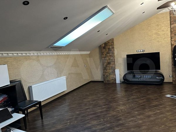 4-комн квартира, 178 м², р-н Западный обход (№123857)