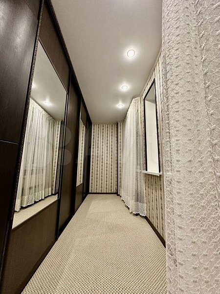 6-комн квартира, 200 м², р-н Комсомольский (№124378)