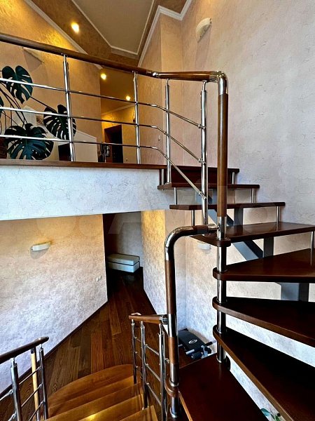4-комн квартира, 296.7 м², р-н Фестивальный (№125024)