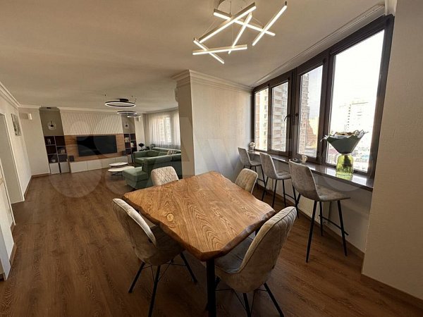 7-комн квартира, 240 м², р-н Фестивальный (№125634)