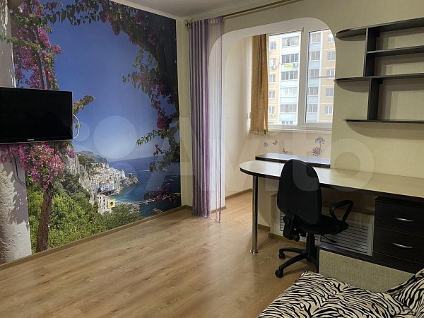 3-комн квартира, 90.7 м², р-н Российская ул (№124663)