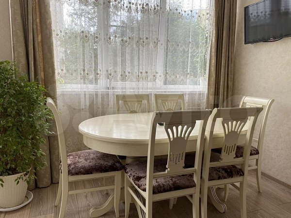 2-комн квартира, 66 м², р-н Центр (№129908)