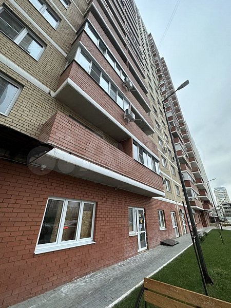 2-комн квартира, 68.1 м², р-н Гидростроителей (№126411)