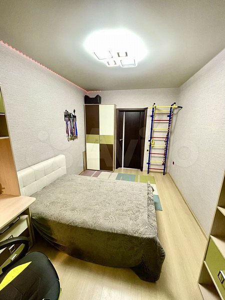2-комн квартира, 82 м², р-н Российская ул (№124823)