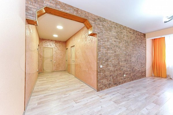 4-комн квартира, 129.1 м², р-н Петра Метальникова (№127580)