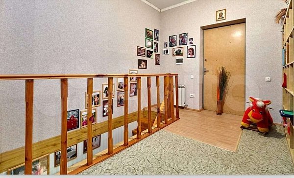 4-комн квартира, 160 м², р-н Российская ул (№128821)