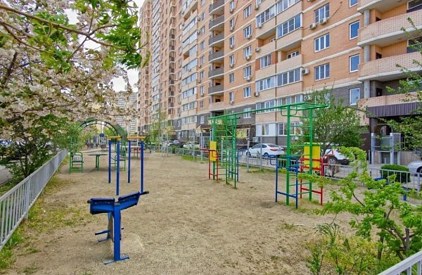 3-комн квартира, 90.8 м², р-н Российская ул (№129990)