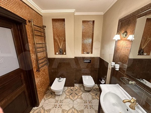 7-комн квартира, 240 м², р-н Фестивальный (№125634)