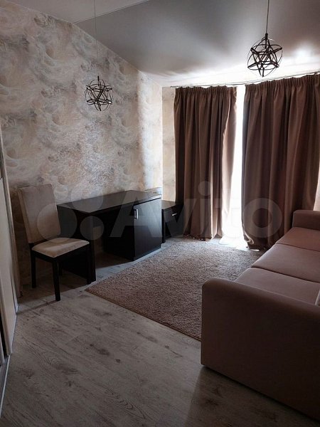 4-комн квартира, 107 м², р-н Российская ул (№126214)