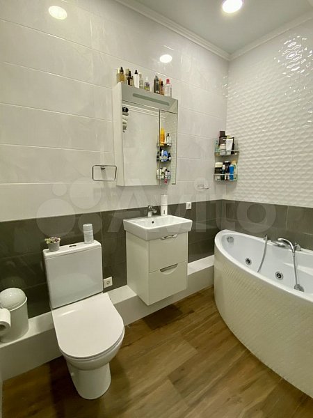5-комн квартира, 176 м², р-н Российская ул (№127585)