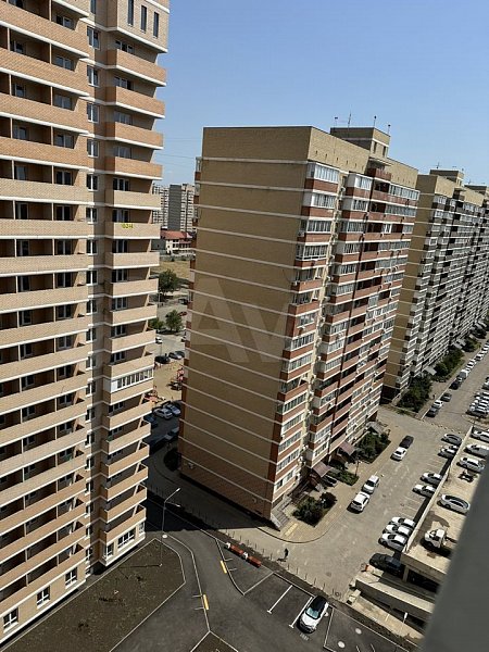 3-комн квартира, 67.7 м², р-н Петра Метальникова (№127831)