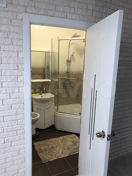 2-комн квартира, 66.5 м², р-н Российская ул (№124443)