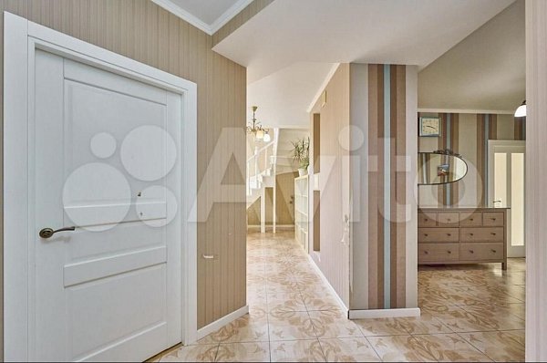 4-комн квартира, 283.3 м², р-н Фестивальный (№129373)