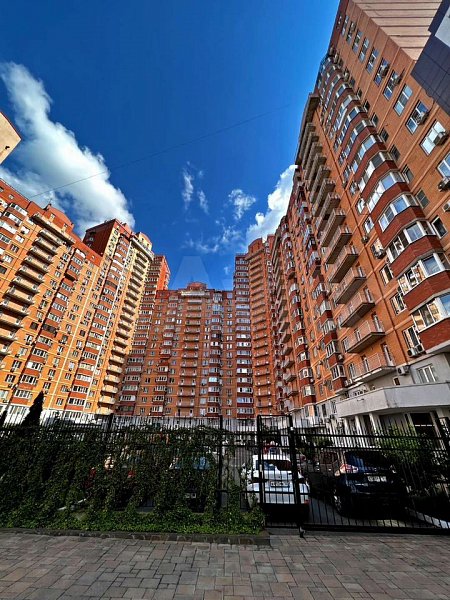 Продается 4-комн квартира, 296.7 м², р-н Фестивальный, 