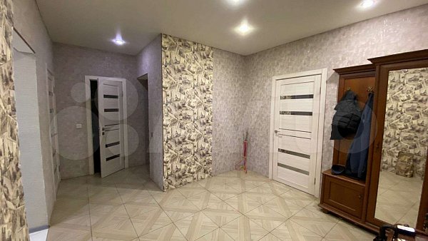 3-комн квартира, 90 м², р-н Российская ул (№124872)