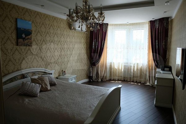 3-комн квартира, 130 м², р-н Центр (№124434)