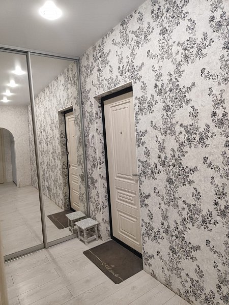 2-комн квартира, 74 м², р-н Гидростроителей (№125513)