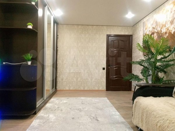 3-комн квартира, 81 м², р-н Российская ул (№130973)