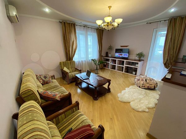 Продается 3-комн квартира, 116 м², р-н Российская ул, 