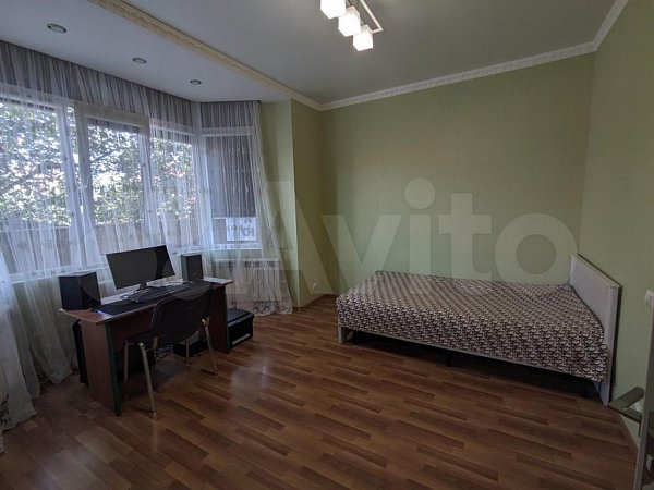 3-комн квартира, 81.2 м², р-н Западный обход (№123974)