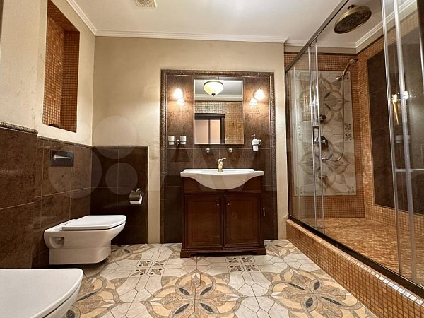 7-комн квартира, 240 м², р-н Фестивальный (№125634)