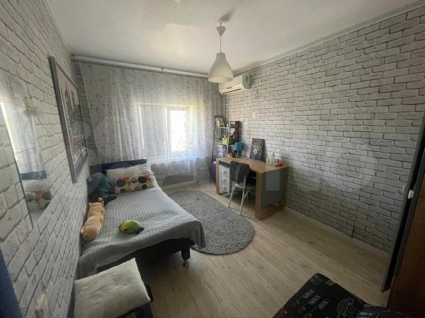 4-комн квартира, 95.6 м², р-н Российская ул (№129488)