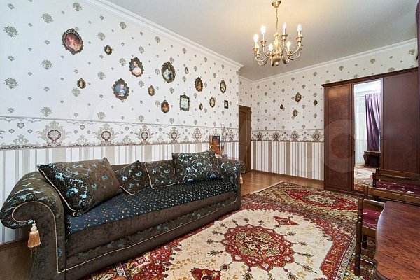 3-комн квартира, 76 м², р-н Центр (№126802)