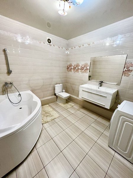 2-комн квартира, 82 м², р-н Российская ул (№124823)