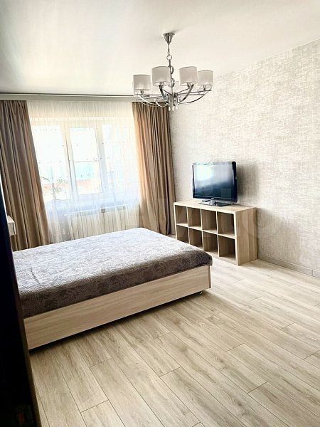 2-комн квартира, 82 м², р-н Российская ул (№124823)