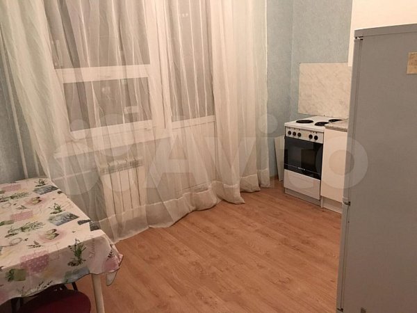 2-комн квартира, 66.5 м², р-н Российская ул (№124443)