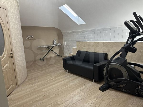 4-комн квартира, 178 м², р-н Западный обход (№123857)