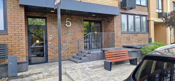 4-комн квартира, 95.5 м², р-н Российская ул (№124902)
