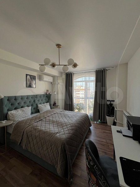 Продается 4-комн квартира, 90.6 м², р-н Фестивальный, 