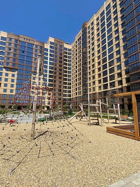 3-комн квартира, 81.5 м², р-н Российская ул (№124272)