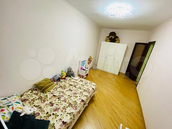 3-комн квартира, 116 м², р-н Российская ул (№123811)