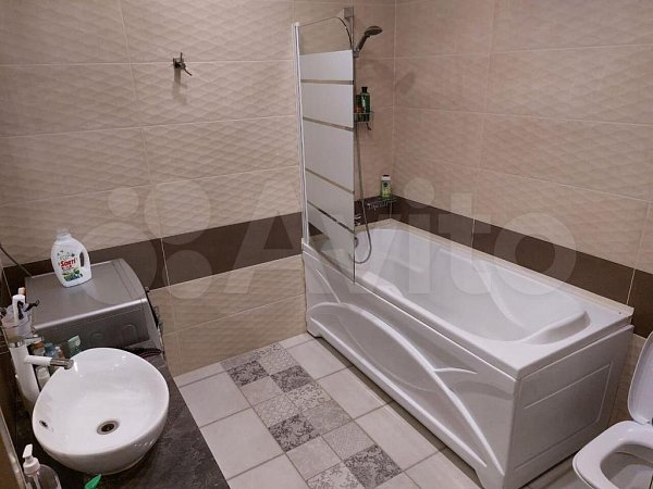 4-комн квартира, 107 м², р-н Российская ул (№126214)