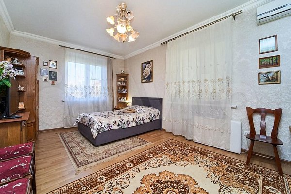 3-комн квартира, 76 м², р-н Центр (№126802)