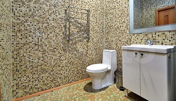 4-комн квартира, 160 м², р-н Российская ул (№128821)