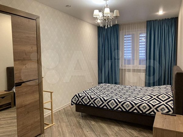 3-комн квартира, 97 м², р-н Петра Метальникова (№131144)