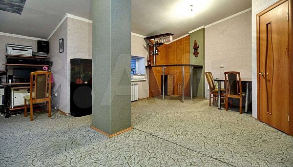 4-комн квартира, 160 м², р-н Российская ул (№128821)