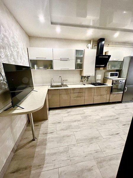 2-комн квартира, 82 м², р-н Российская ул (№124823)