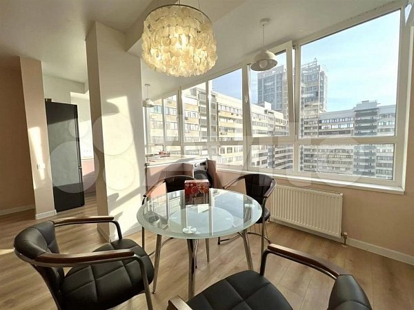 Продается 3-комн квартира, 101 м², р-н Центр, 